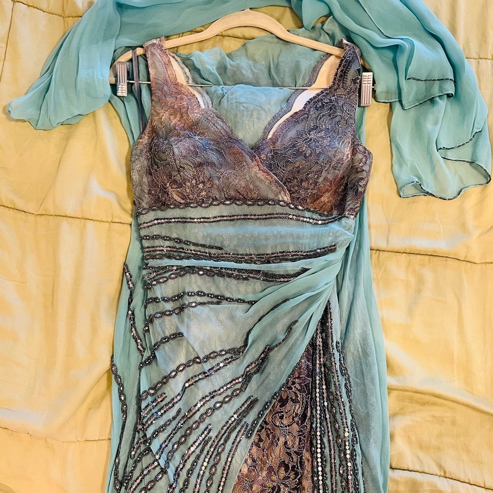 Vintage Alberto Makali Cream, Teal and Gray Silk Blend, Beaded, Lace Formal Gown - Picture 4 of 10